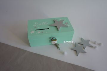 Dřevěná pokladnička s hvězdičkou