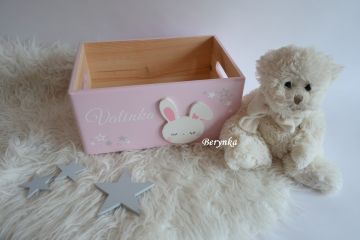 Dřevěná bedýnka s hlavou zajíčka