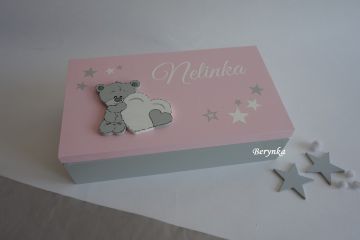 Dřevěná šperkovnice