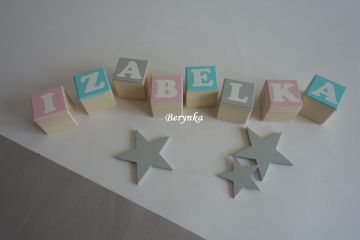 Dřevěné kostičky v růžové-tyrkysové-šedé