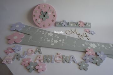 Dekorace v pastelových barvách s kytičkami