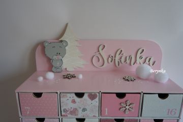 Adventní kalendář růžový s medvídkem a jménem - různá provedení