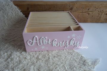 Albi pořadač s nápisem Albi