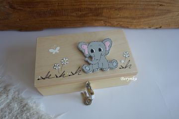 Dřevěná pokladnička se sloníkem