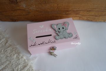 Dřevěná pokladnička se sloníkem