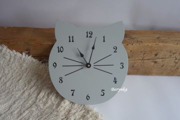 Dřevěné hodiny kočička