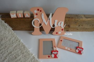 Dekorace v meruňkové s kytičkami