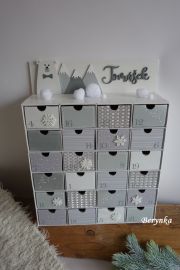 Adventní kalendář bílý s medvídkem