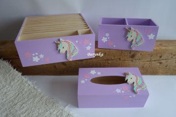 Dekorace fialové s jednorožcem